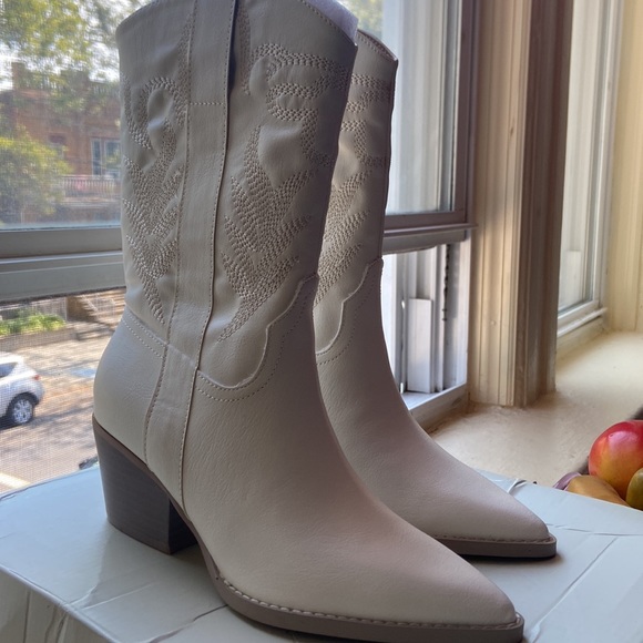 Sephira Heeled Western Boot - Picture 7 of 7